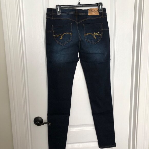 Desigual Women's Dark Wash Skinny Jeans Size 32W - Stylish & Comfortable Fit NWT - Picture 9 of 10